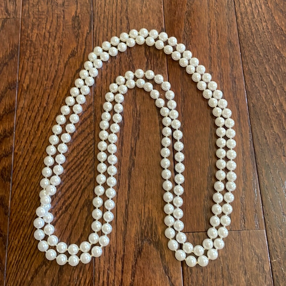 Vintage white Pearl necklace